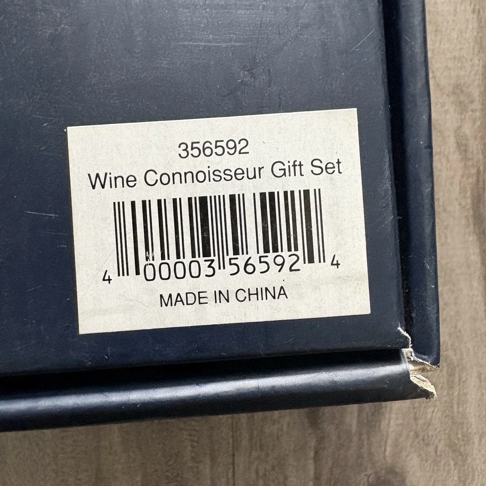Brookstone Wine Connoisseur's Gift Set-New In Original‎ Box